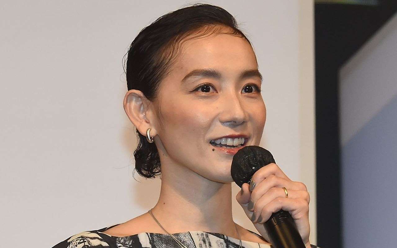 シノラーから美女に…44歳・篠原ともえの姿が「別人くらい変わった」「メチャいい女」夫の支えも明かす