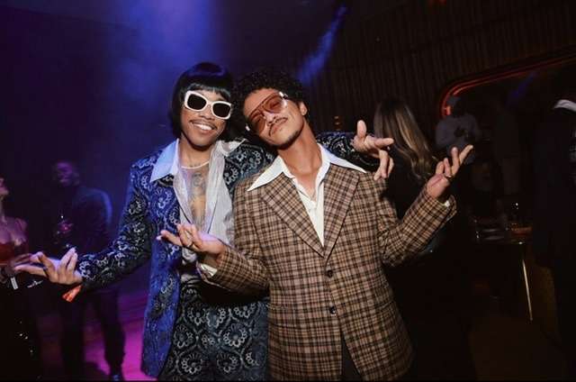 ブルーノ・マーズ、“ナルト走り”で来日公演完走！　「東京を好きな7つの理由」を教えてくれる“カワイイ・キング”に海外ファン「ちょっと嫉妬」