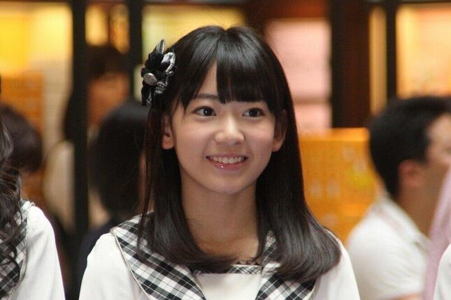 宮脇咲良、毛先がグリーンの金髪「ピカチュウ」へア公開!「びっくりした女神かよ」「鮮やかな色」とファン絶賛