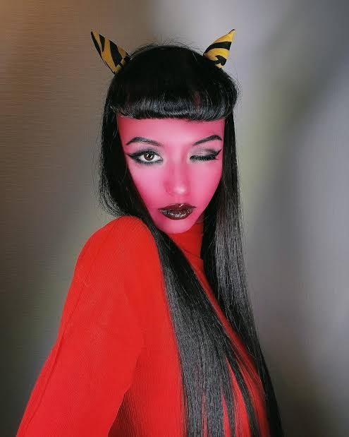 鈴木えみ、節分にガチの“鬼化”　完成度に仰天「美が強すぎる」「鬼滅実写化したら出てきそう」