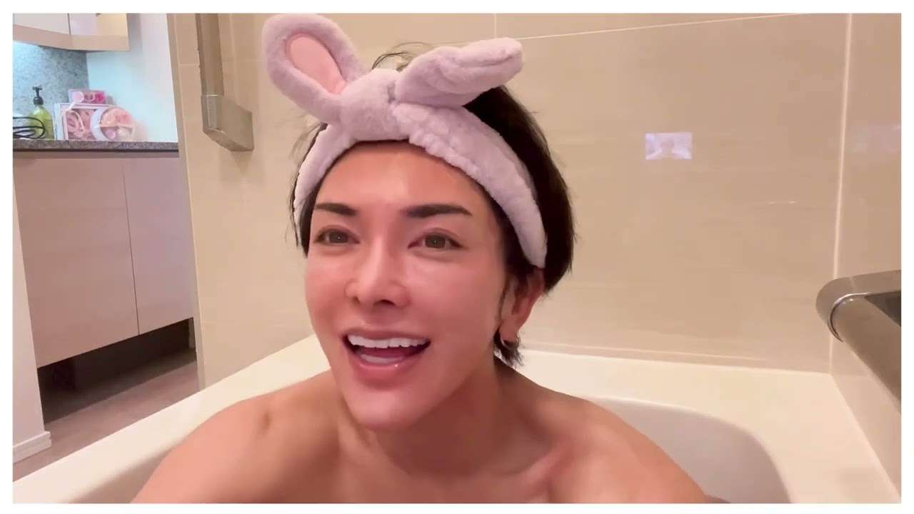 ROLAND、史上初“2億超”の売上記録したNo.1ホストに「すげーな」　“札束の山”築いた給料に相手「俺が稼いだお金じゃないから」