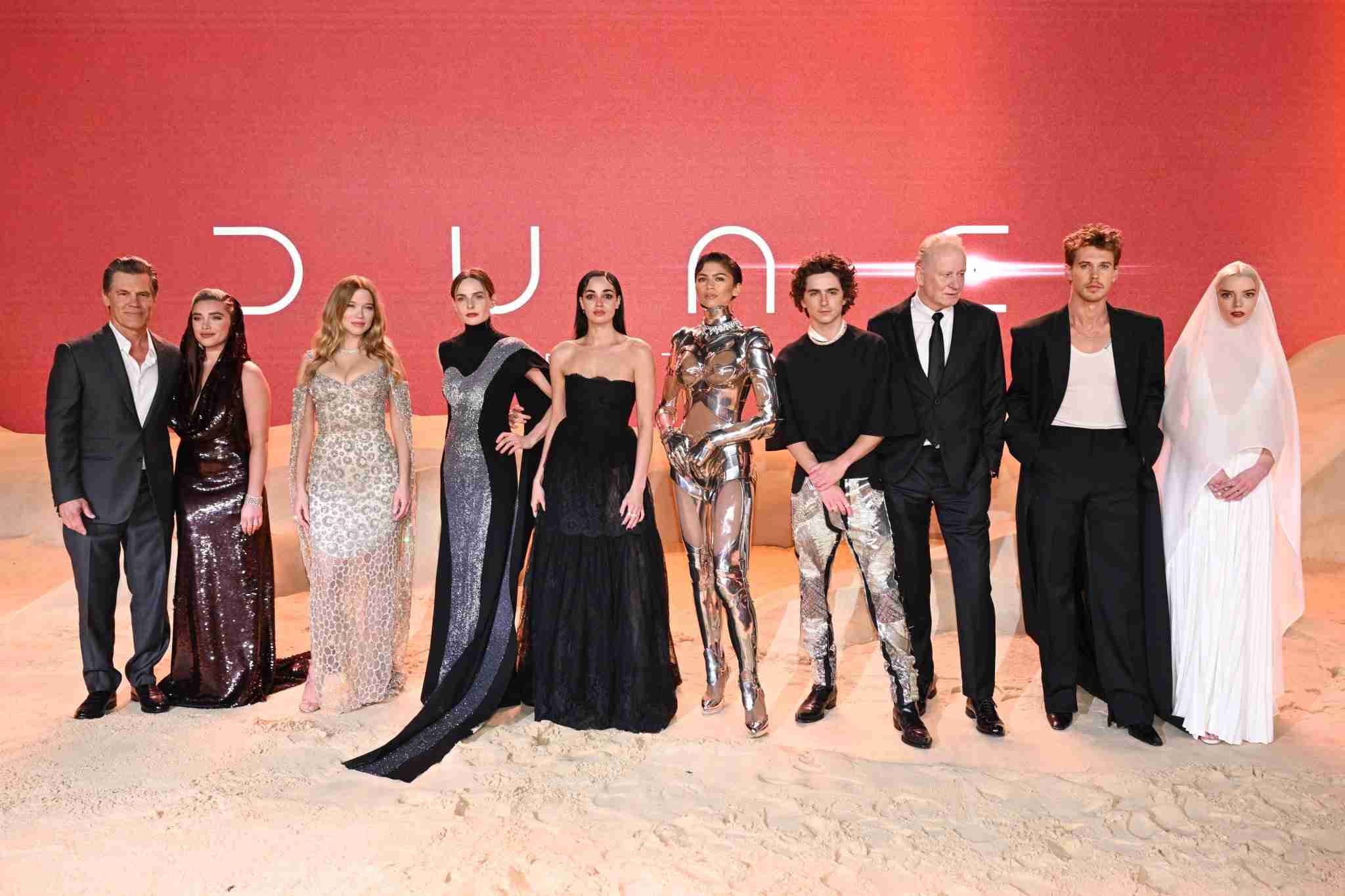 ゼンデイヤのスケスケなロボット衣装にネット震撼…「まるでC-3PO」