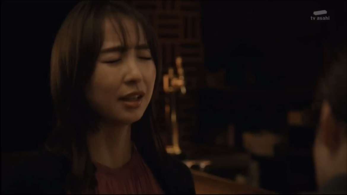 後ろから激しく攻め立てられ…“不倫妻”篠田麻里子（37）に市長選＆メンタル本のオファー続々