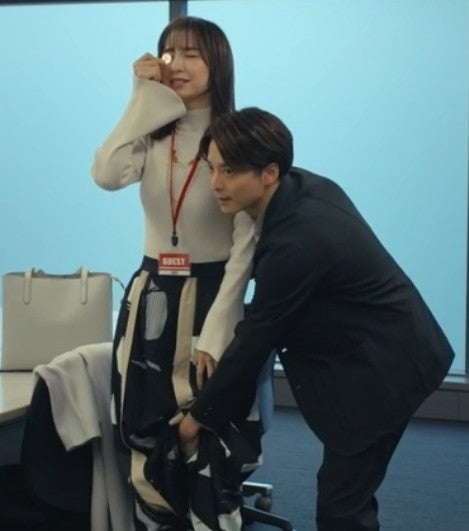 後ろから激しく攻め立てられ…“不倫妻”篠田麻里子（37）に市長選＆メンタル本のオファー続々