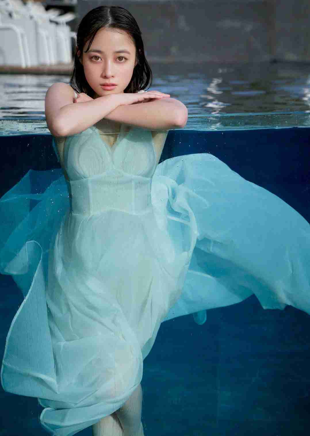 橋本環奈、5年ぶり「写真集」初登場7位 「こんな環奈ちゃん見たことない」「可愛すぎる」と反響の話題作