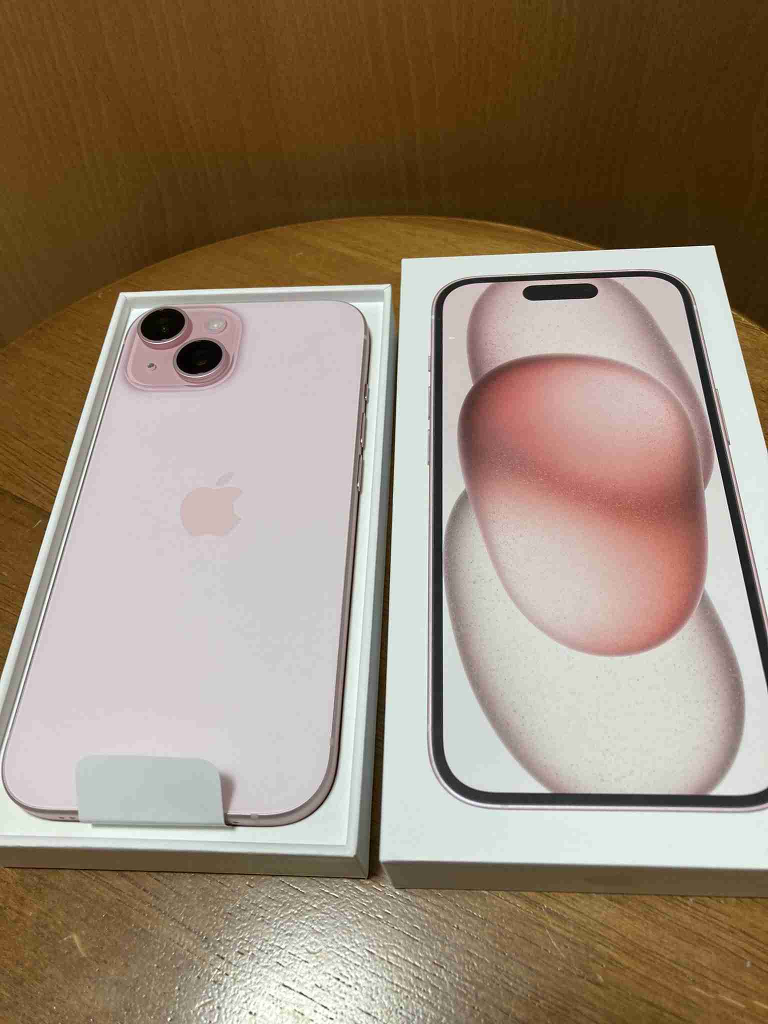 iPhone15 pro max使っている人いますか？