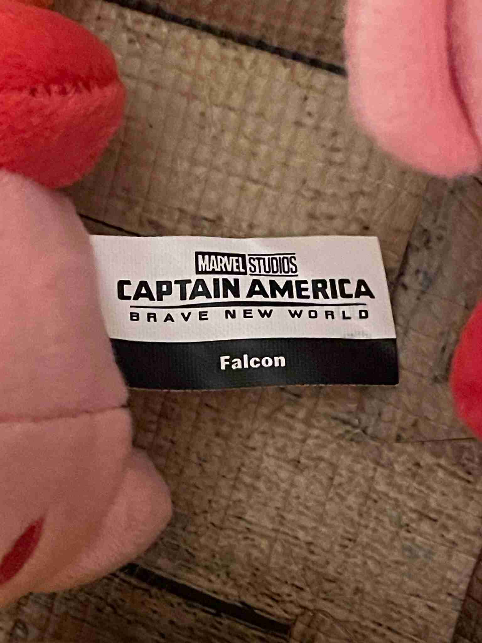 マクドナルド、逆三角形や胴体が薄すぎる「星のカービィ」が話題　人気ハッピーセットに「やばすぎ」「クセ強すぎる」の声