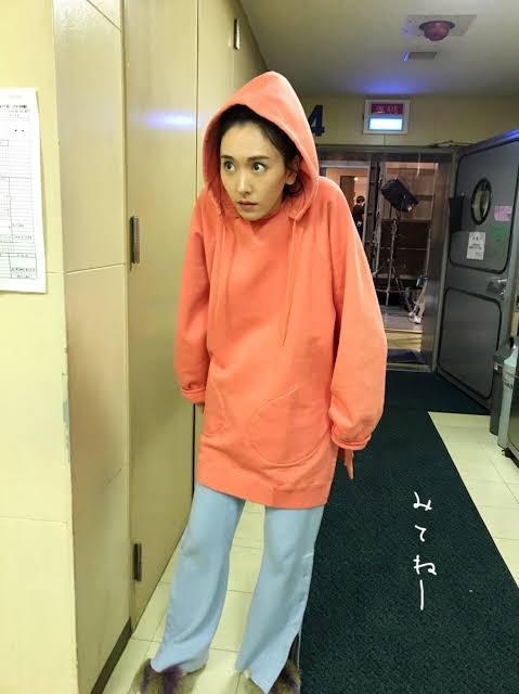 【画像】多分UNIQLOじゃないのにUNIQLOっぽく見えるファッションを貼っていこう part6