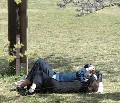 夫が女性社員と2人でランチ