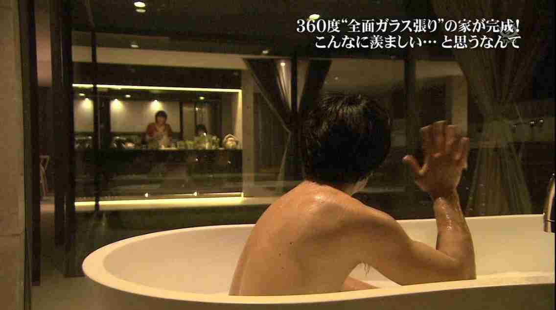 【カーテンが嫌いな夫】VS 【家の中で服を着ない私】