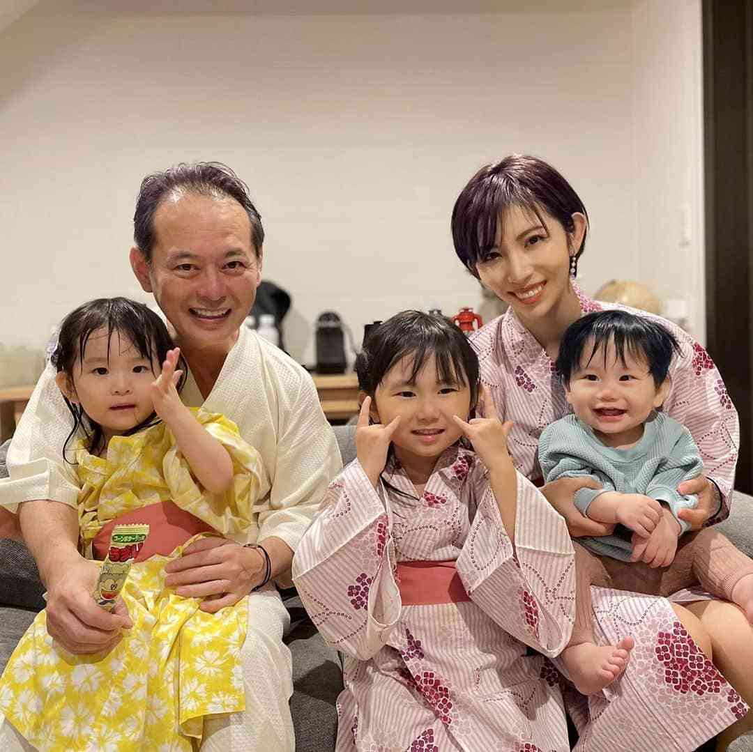 26歳差婚のモデル・菊池瑠々(29)、家賃170万円の豪邸の内部を公開「そもそも物欲がないので」4人の子ども重視の生活明かす