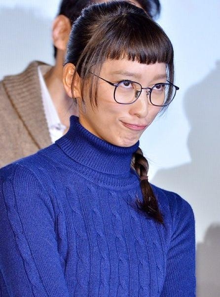 【画像】メガネの美男美女を貼ろう！