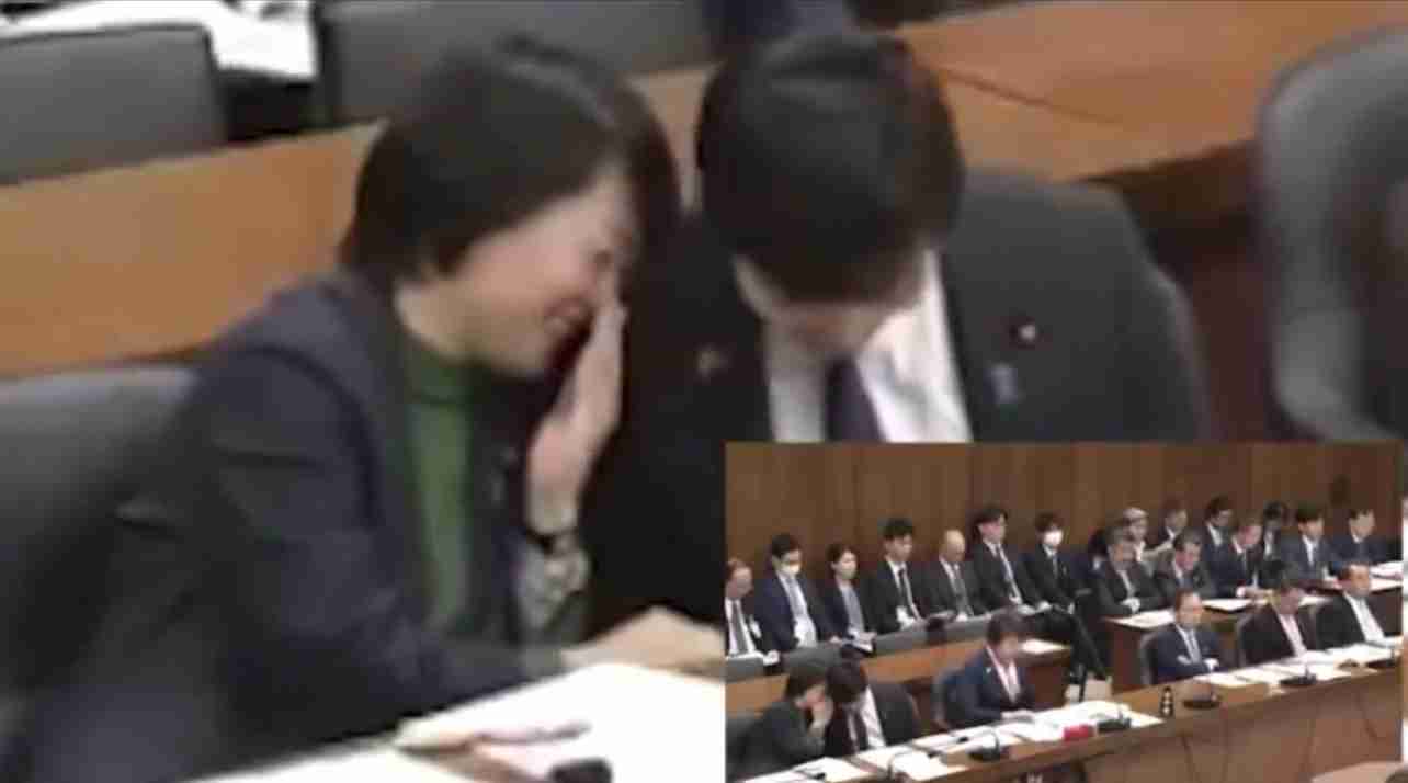 「何イチャイチャしてるの?」鈴木宗男氏を父に持つ自民女性議員(38)緊迫の委員会中に男性議員と仲良く談笑…緊張感なき姿に批判続出