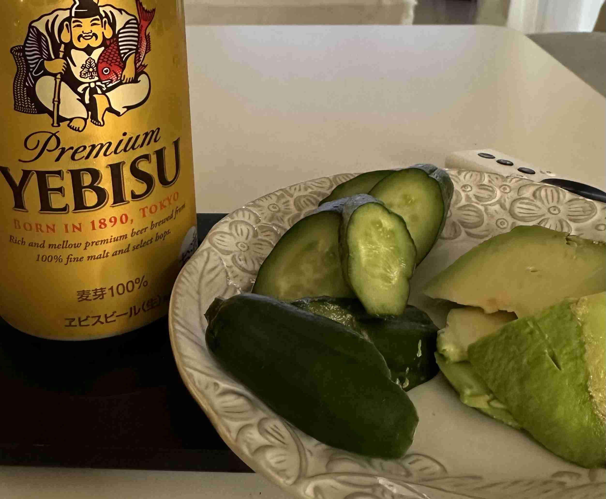 宅飲みしているガル民集合