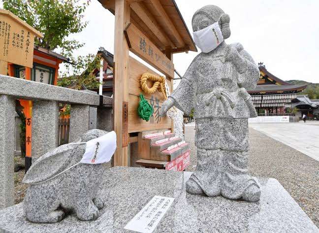京都への観光客で交通など混雑、地元住民9割「迷惑する人がいる」…市内観光地には「ほぼ行かず」22％