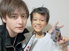 「僕らが何を言われてもいい」仮面ライダー俳優、余命1カ月の少年の下に訪れる ディケイド俳優も「君の世界に通りすがりに行きます」