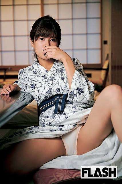 小林礼奈、過去のグラビア投稿で「お母さんなんだから」と批判の声「全否定されたような気持ち」