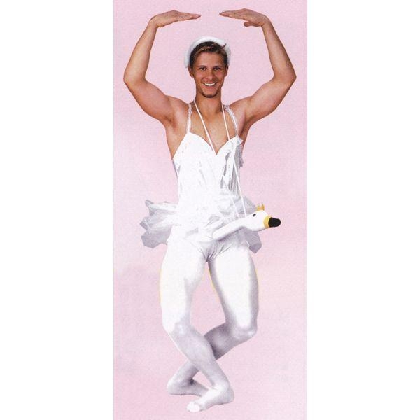 “スケスケ成人式コーデ”が物議のモデル、「3度見される服」を披露　「コレは見ちゃうわ」「洗っても大丈夫なのか」の声