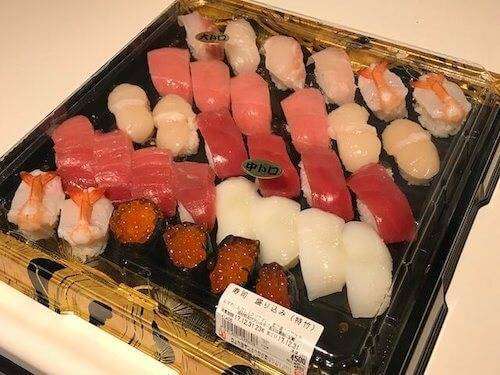 食べる前のソフトクリームを落としてしまった息子。交換を依頼すると「新しいものを買ってください」と言われました。わざとではないのに、理不尽すぎませんか？