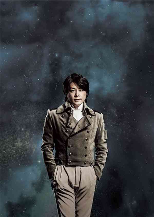 河村隆一、54歳誕生日にそっくりな“2ショット”…？　ものまね芸人の妻は「隣に並んだら全然似てなかった」