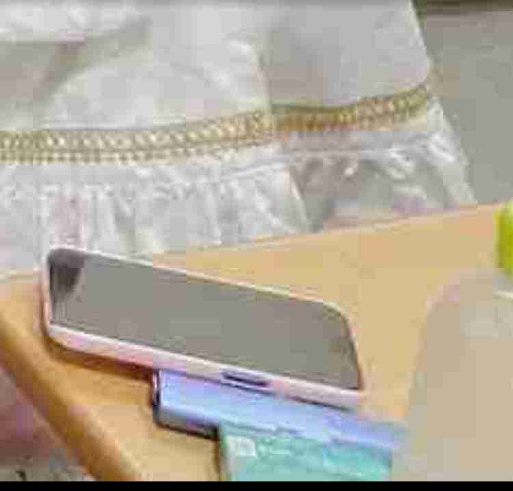 20歳未満も活動、アイドルグループの写真に「加熱式タバコ」　イベント運営「主催スタッフの私物」と釈明