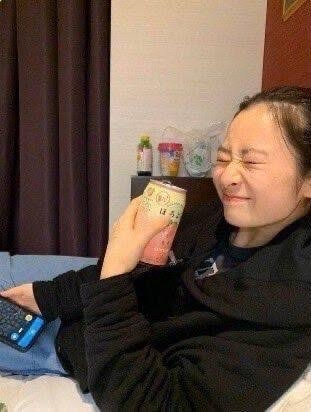 20歳未満も活動、アイドルグループの写真に「加熱式タバコ」　イベント運営「主催スタッフの私物」と釈明