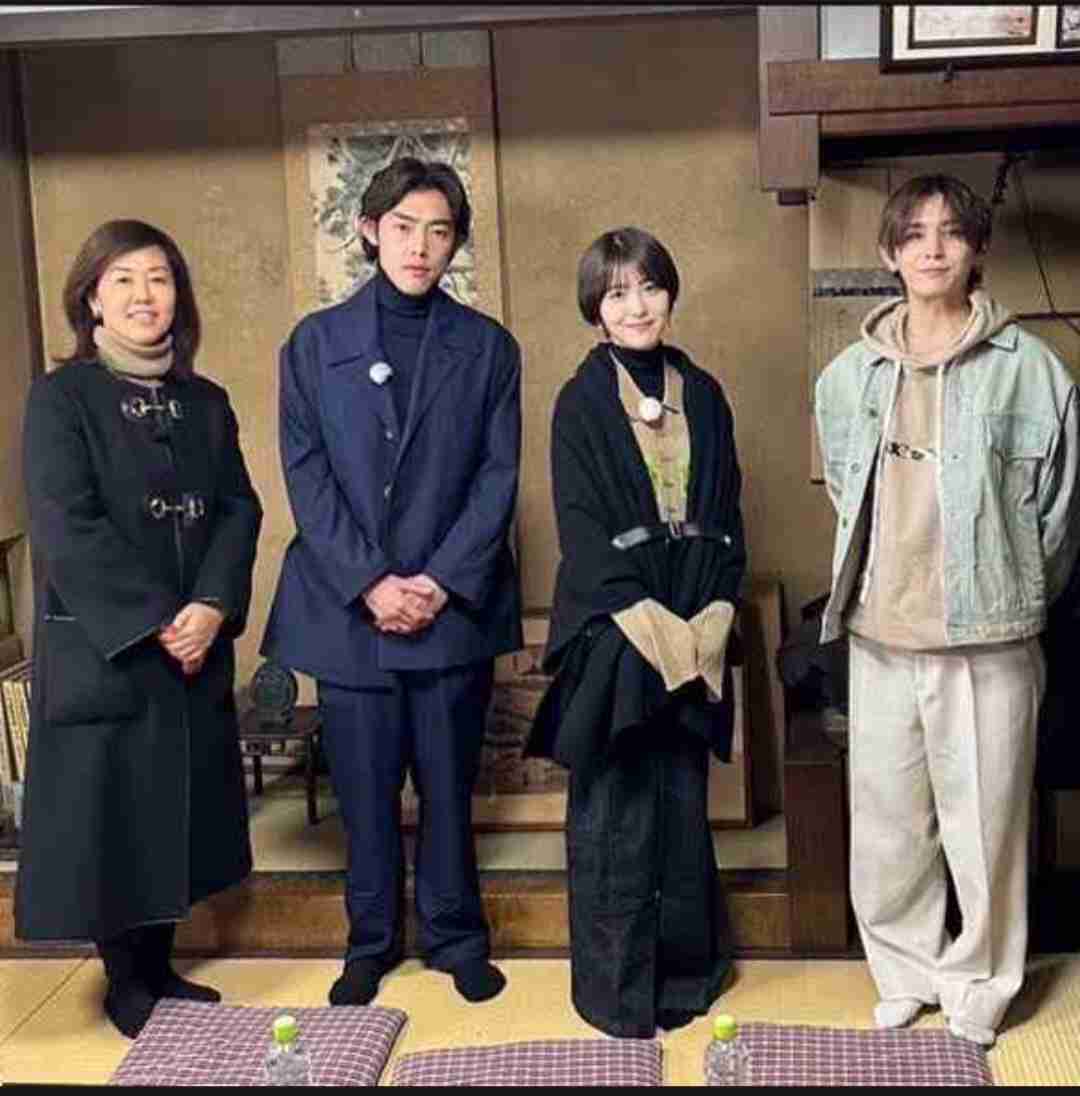 どうなってんの!? 平野紫耀、ジャケットを脱いだムキムキ姿に「す、すげえ」「その筋肉ヤバイ」