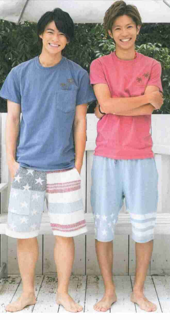 どうなってんの!? 平野紫耀、ジャケットを脱いだムキムキ姿に「す、すげえ」「その筋肉ヤバイ」