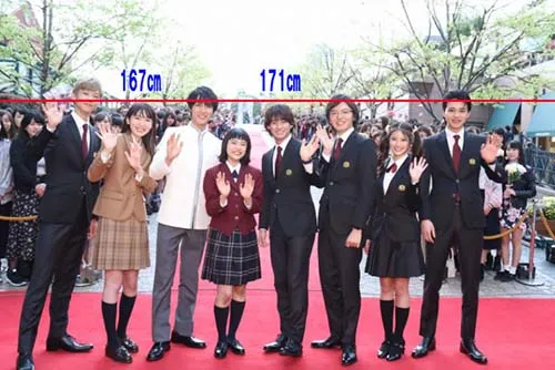 どうなってんの!? 平野紫耀、ジャケットを脱いだムキムキ姿に「す、すげえ」「その筋肉ヤバイ」