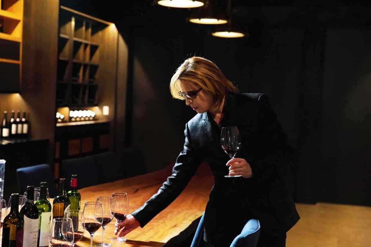 YOSHIKI、緊急入院から復帰後初の公の場 自ら病状を説明「自力で眠ることができなくなった」