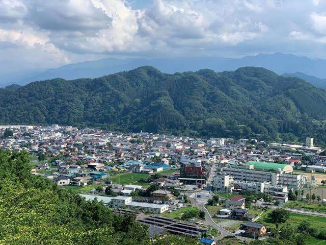 地元のショッピングモールからアパレルショップが激減
