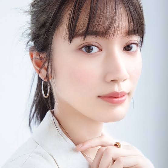 幅広平行二重のアイメイク