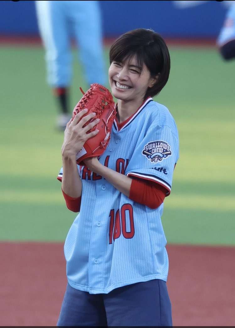 48歳ウソでしょ 内田有紀、美少女感の美貌ワンピで現る「私もヨンハチさん」4K8K放送