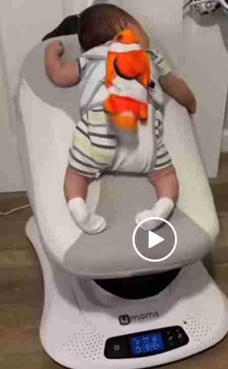 赤ちゃんをバウンサーに寝かせないで！死亡事故を受け、国内の基準も改訂