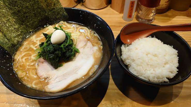 ラーメンにライスつけますか?