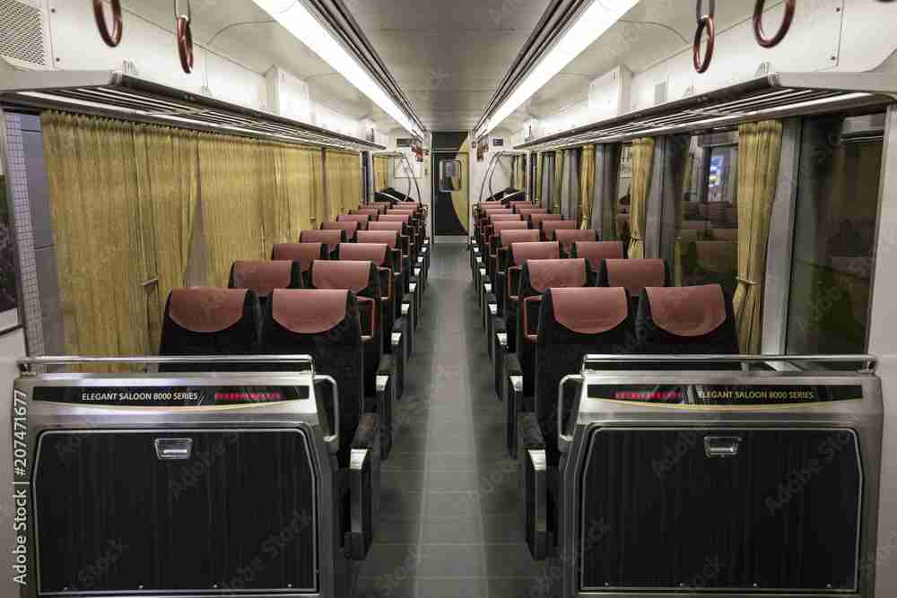 電車の「乗れないアピール」「こま犬ポジション」が物議 何が迷惑？ どう動くのが正解？