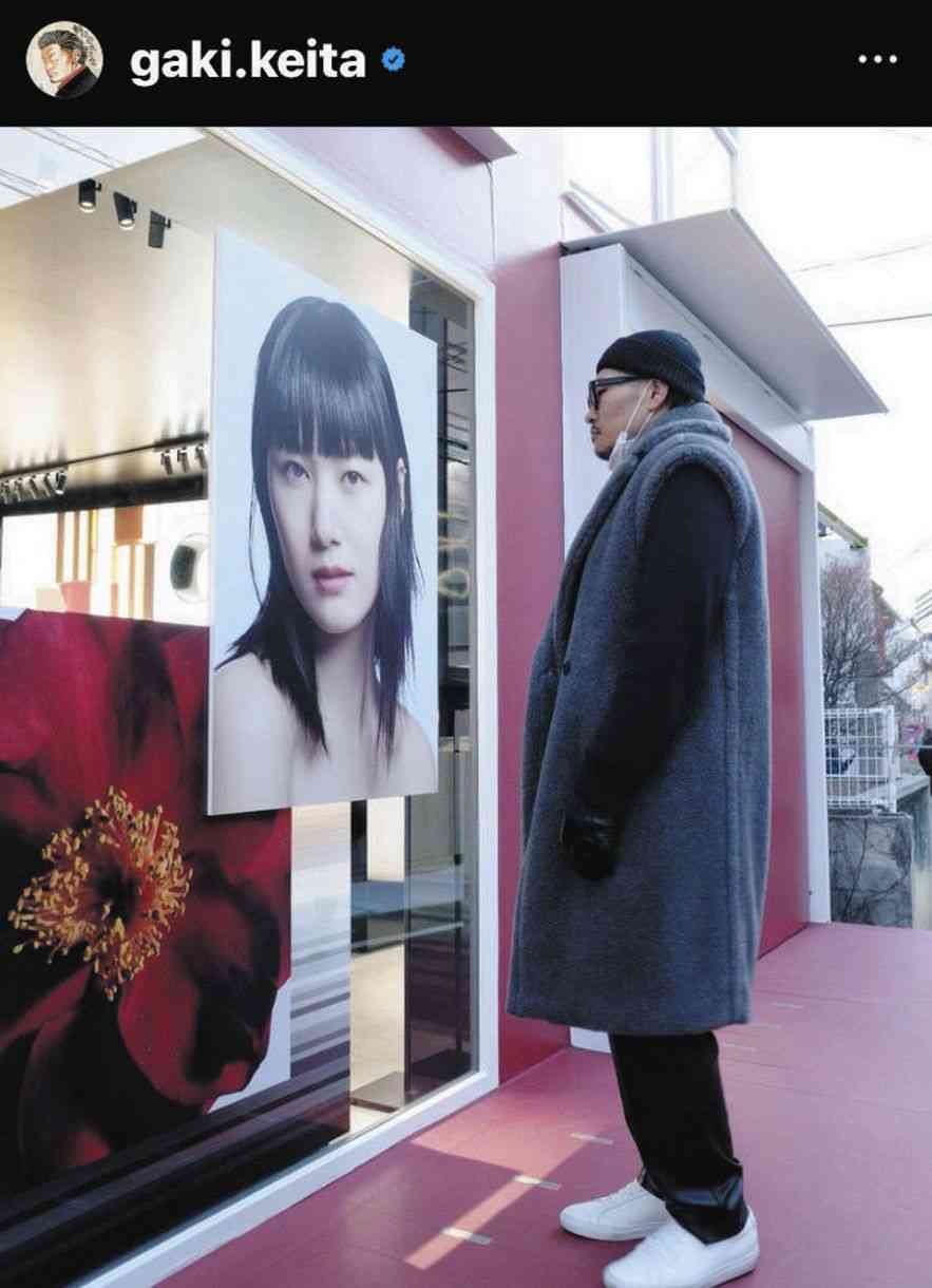 冨永愛　粋な着物姿で稲垣啓太・貴子夫妻の結婚披露宴出席　「素敵すぎる」「稲垣選手笑ってる」