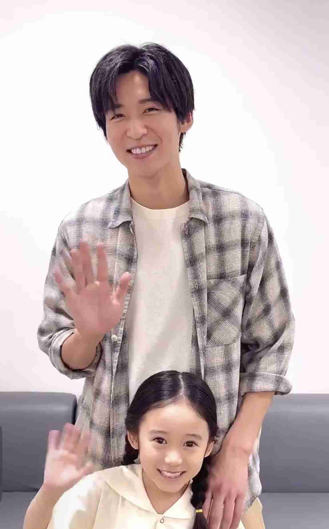 Snow Man目黒蓮、“めめと過ごす癒しの一日”表現　まばゆい光に包まれ『anan』1年ぶり登場で表紙