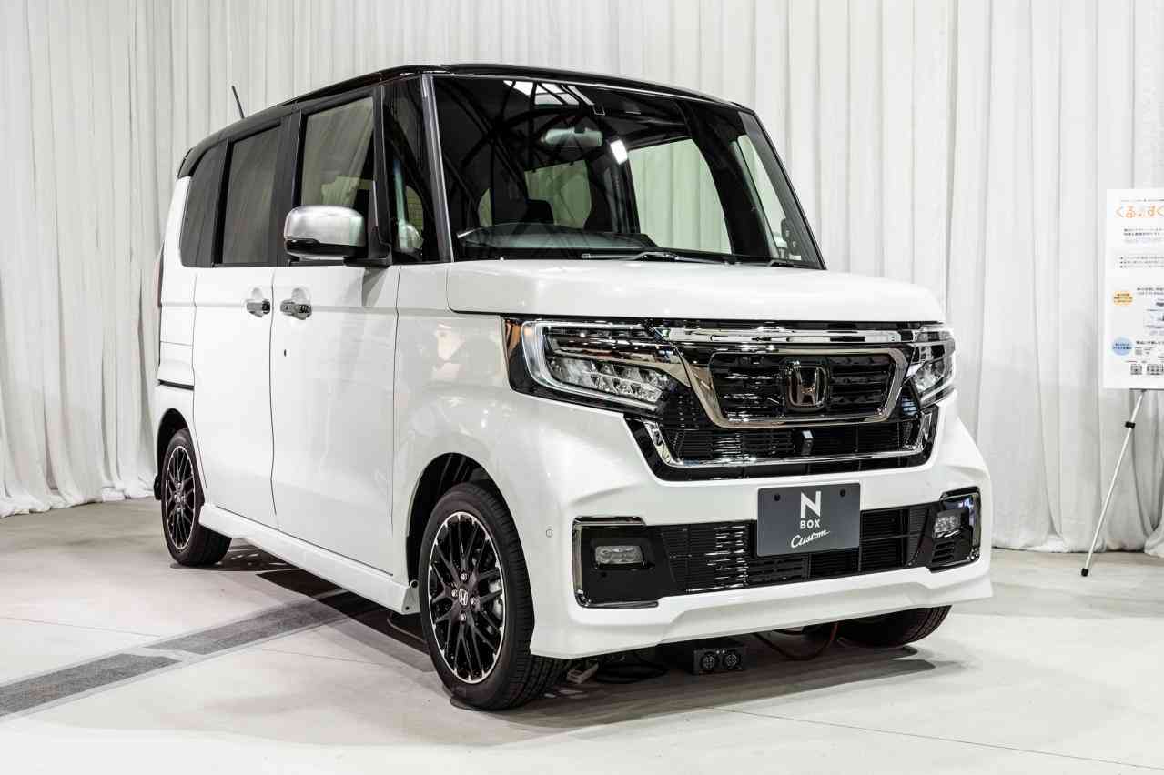 軽自動車の王者「N-BOX」に何が起きた？ 販売ランキングでついに「首位陥落」、その納得理由とは