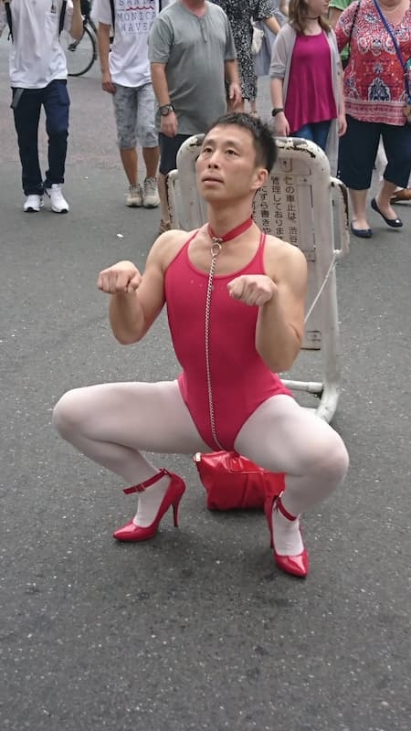 「ファッションなんか年齢関係無く自由だろ」　80代母の“好きを着る”姿が210万表示「カッコよすぎィィィイ！」