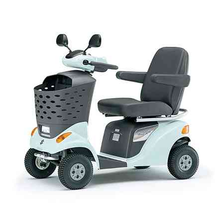 小1女児重体の事故　逮捕の男（84）は今年3月に免許更新　家族は「免許返納した方がいいと」