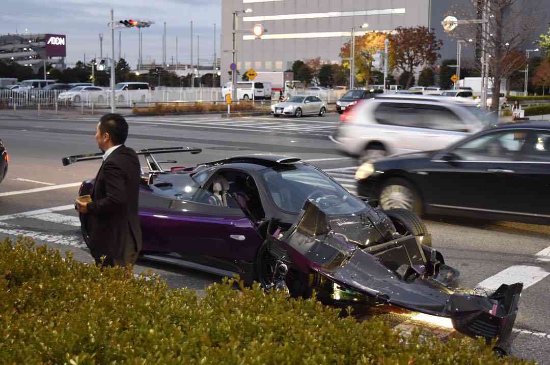 前澤友作氏、宮城県のカーレースで追突事故 救急搬送も命に別条なし 車は大破、ドクターヘリも出動