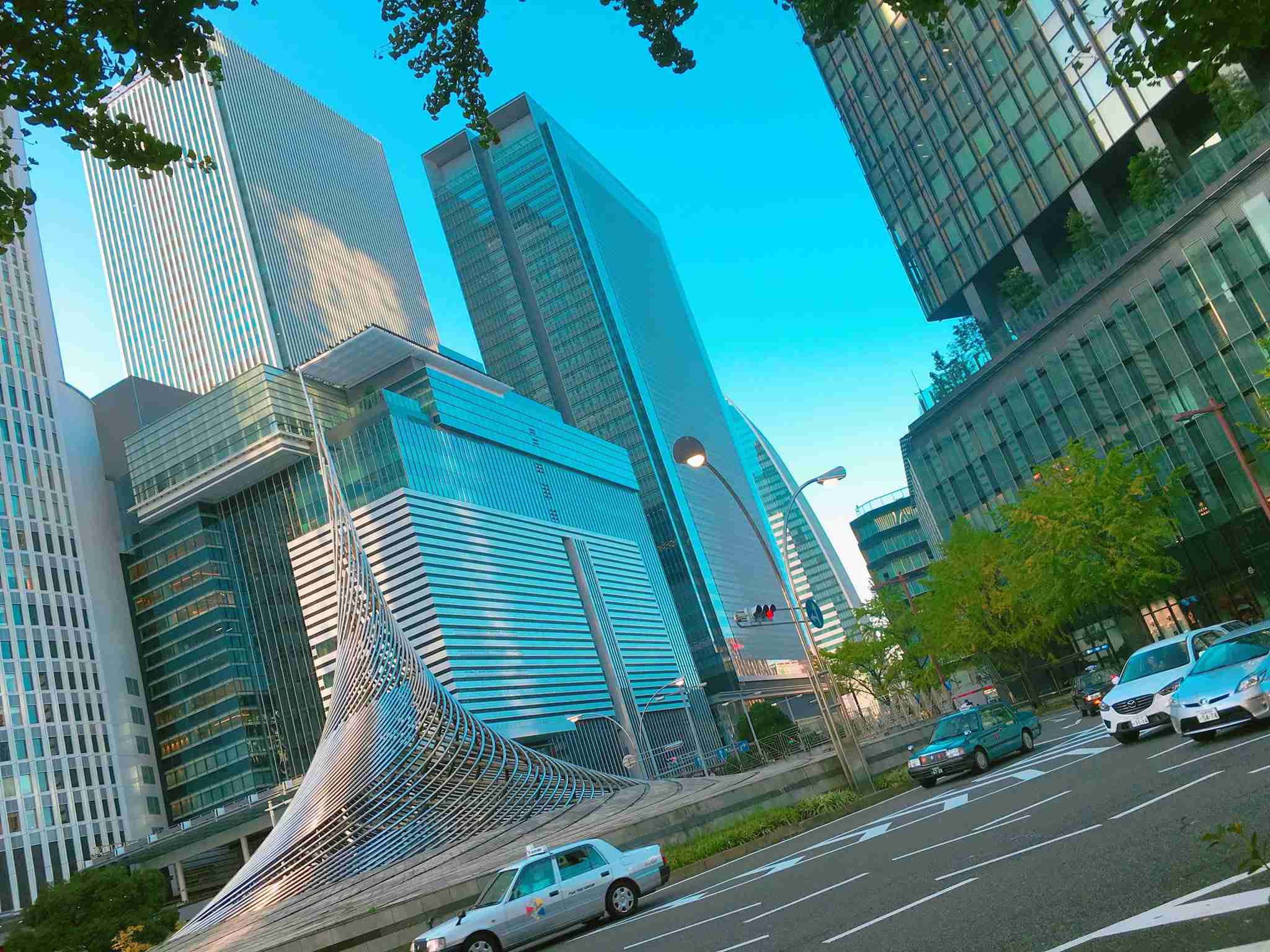 都会に行くとテンション上がりますか❓