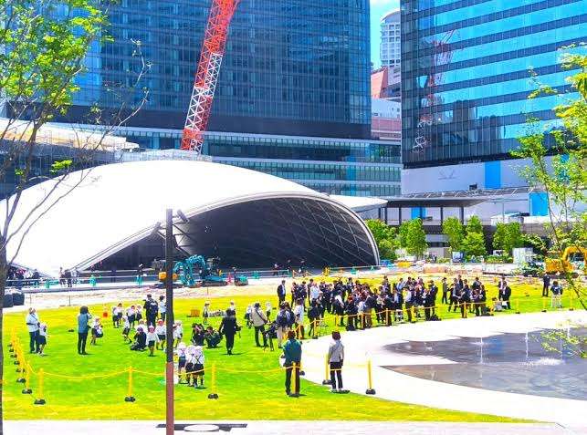 都会に行くとテンション上がりますか❓