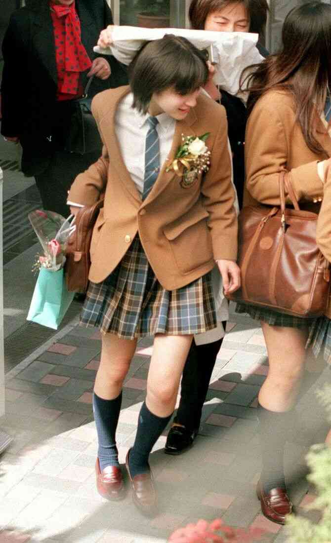 広末涼子、美デコルテあらわなショット＆ファンに報告「もっと繋がることのできる場所ができそうです」