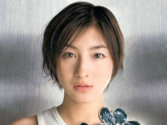 広末涼子、美デコルテあらわなショット＆ファンに報告「もっと繋がることのできる場所ができそうです」