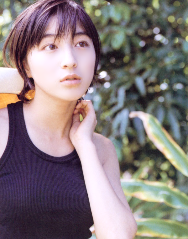 広末涼子、美デコルテあらわなショット＆ファンに報告「もっと繋がることのできる場所ができそうです」