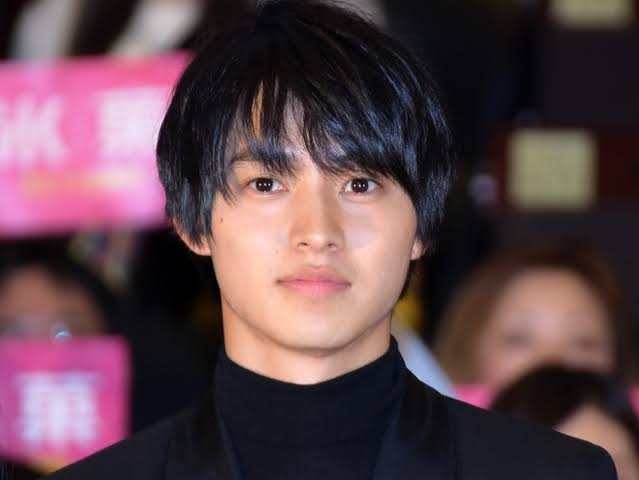 山崎賢人以降、不在だった「実写化王子」を継承する23歳俳優・高橋文哉。そのラブコメ的オーラとは