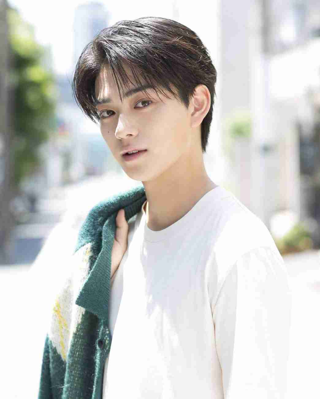 山崎賢人以降、不在だった「実写化王子」を継承する23歳俳優・高橋文哉。そのラブコメ的オーラとは