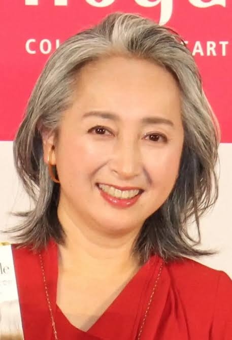 40代でグレイヘアにしている人いますか?